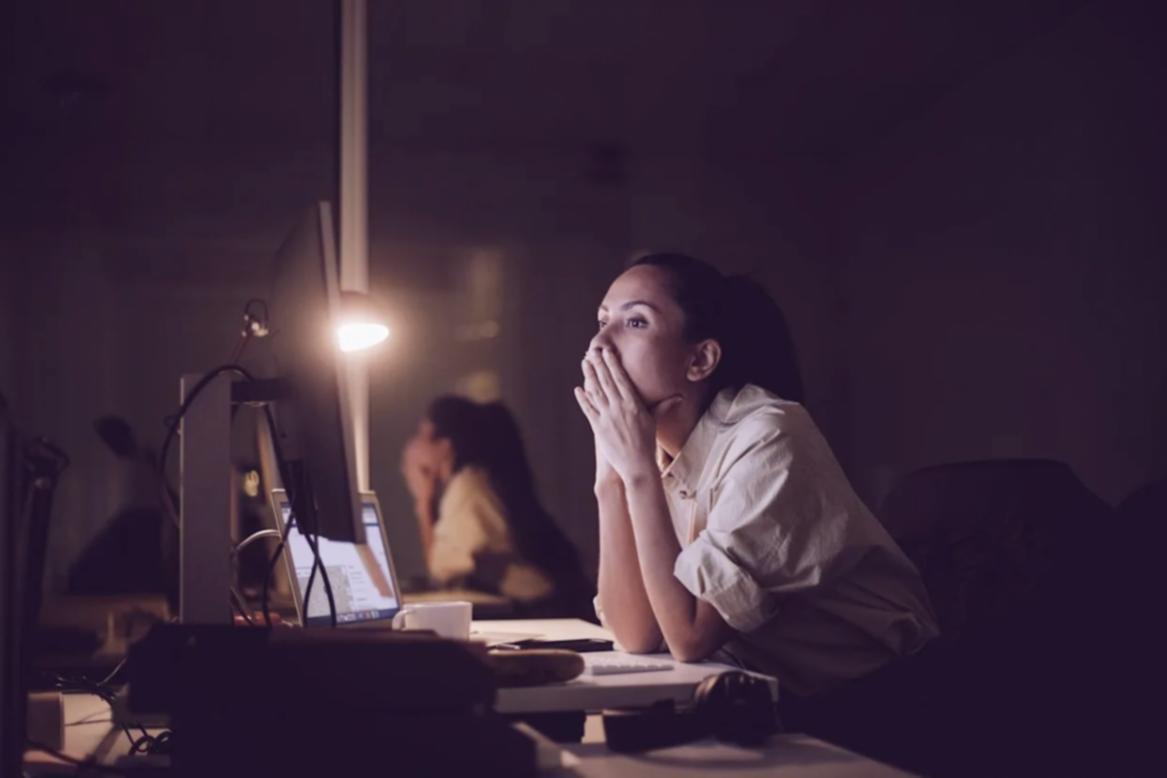 Travail en groupe sur des scénarios de communication